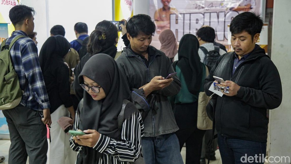 Kisah Pilu Tiara: Dipecat Gara-Gara Bos Nakal, Kini Susuri Job Fair!