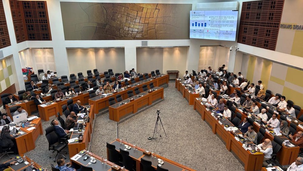 Anggaran Pendidikan Jeblok! DPR Murka, Dana Ratusan Triliun Mengambang?