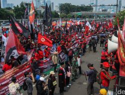 75 Ribu Buruh Siap Geruduk Istana!  Aksi Besar-besaran Ancam Guncang Negeri