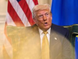 Bom Waktu Trump: Ancaman Tarif 100% Guncang India & China!