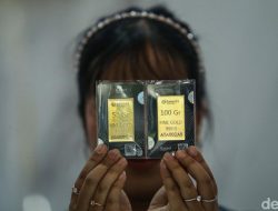 Emas Berkilau, Ekonomi Meragu: Investasi Aman Jadi Bumerang?