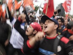 Buruh Tunda Aksi di DPR! Ada Apa Gerangan?