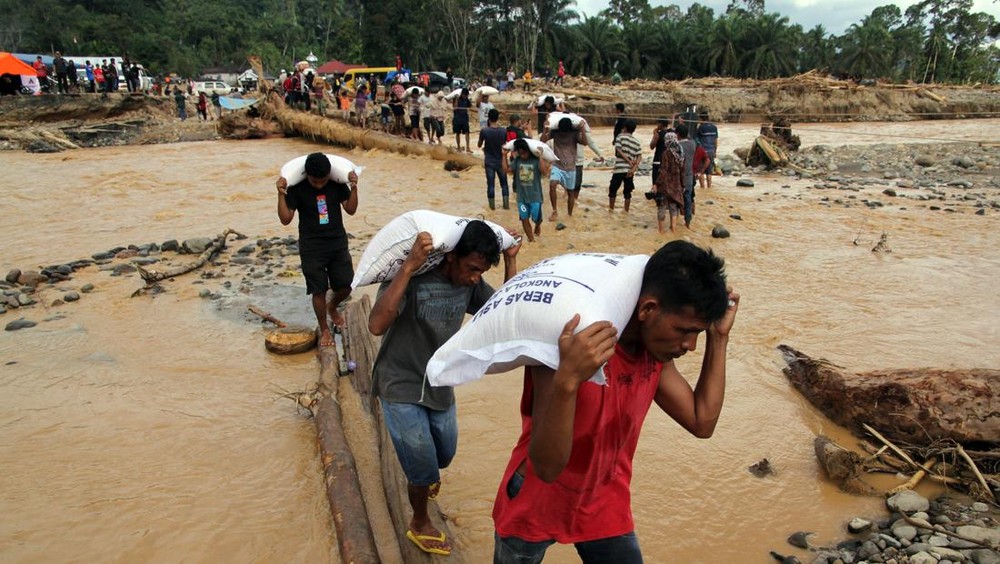 Luar Biasa! Bulog Gelontorkan Bantuan Pangan Jumbo ke Sumatra Terdampak Bencana