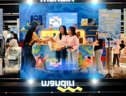 fixmakassar.com –  Jakarta – Siapa sangka, botol parfum kosong yang selama ini mungkin berakhir di tempat sampah, kini bisa menjadi kunci menuju pengalaman wangi yang tak hanya memanjakan indra penciuman, tetapi juga ramah lingkungan. Bank Mandiri, sebagai salah satu pilar ekonomi nasional, kembali menunjukkan komitmennya yang kokoh terhadap keberlanjutan. Melalui inisiatif Mandiri Looping for Life (MLFL), mereka menghadirkan "Circular Fragrance Experience" dalam gelaran akbar Perfume Pop Market 2026. Ini bukan sekadar pameran, melainkan ajakan nyata untuk bertransformasi.