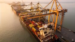 TERUNGKAP! Antrean Kapal 6 Hari di Tanjung Perak? Pelindo Buka Kartu!