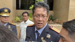 fixmakassar.com -  Jakarta – Dunia birokrasi kembali diguncang kabar mengejutkan. Seorang pejabat tinggi di lingkungan Direktorat Jenderal Bea dan Cukai (DJBC), Rizal (RZL), yang baru saja menduduki posisi strategis sebagai Kepala Kantor Wilayah DJBC Sumatera Bagian Barat, harus berhadapan dengan jeratan hukum. Ia diciduk Komisi Pemberantasan Korupsi (KPK) dalam operasi tangkap tangan (OTT) terkait kasus suap impor barang. Kasus ini sendiri berkaitan dengan jabatan Rizal sebelumnya sebagai Direktur Penindakan dan Penyidikan (P2 DJBC) periode 2024 hingga Januari 2026.