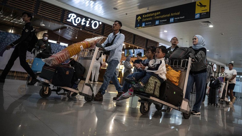 Mudik Lebaran 2026 Meledak! Jutaan Orang 'Terbang' Pulang!