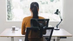 WFH 1 Hari Demi BBM: Rabu Pilihan Utama? Ini Pro Kontra Mengejutkan!