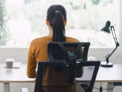 WFH 1 Hari Demi BBM: Rabu Pilihan Utama? Ini Pro Kontra Mengejutkan!