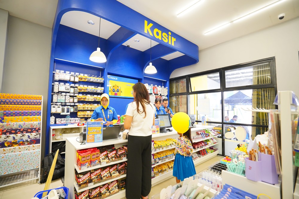 Revolusi Ritel! AZKO Buka Era Baru Belanja Masa Depan!