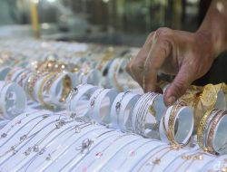 Terbongkar! Jurus Pedagang Emas Cikini Panen Untung Besar
